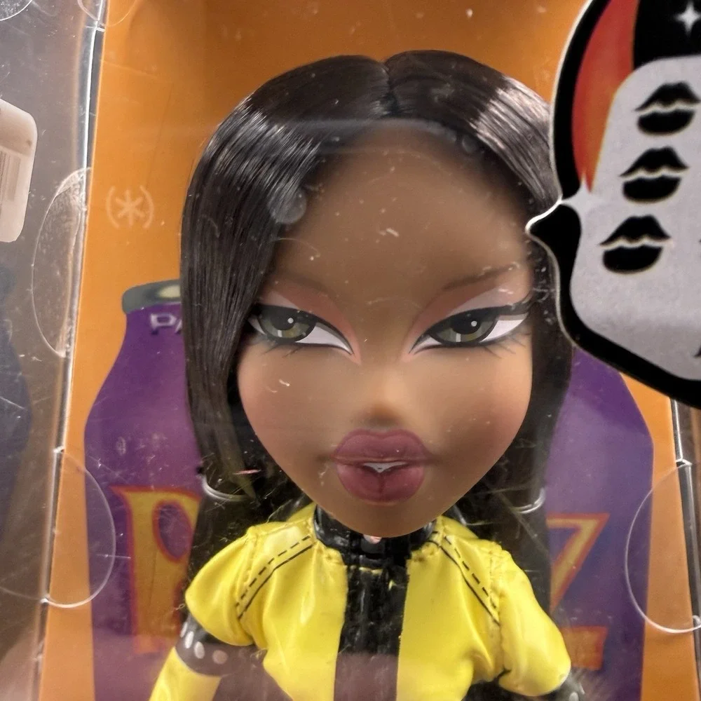 BRATZ 2025 Scorchin' SASHA Doll Limited Edition NEW!!🔥 Yellow Outfit & Shades